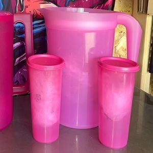 Tupperware Pitcher Set